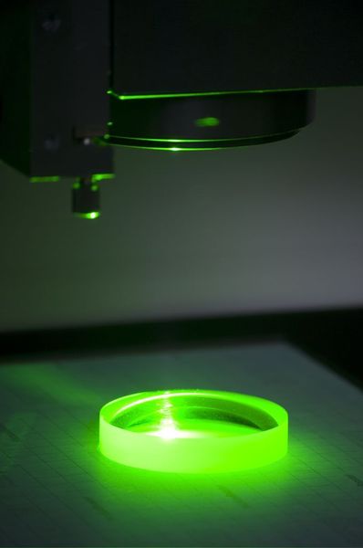 Laserbearbeitung transparenter Materialien.  (Bild: 3D-Micromag)