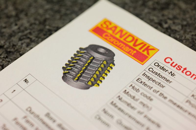Die Software generiert automatisch ein Messprotokoll, das mit jedem ausgelieferten Fräser an den Kunden geht und die Toleranzabweichungen dokumentiert. (Bild: Sandvik Coromant)