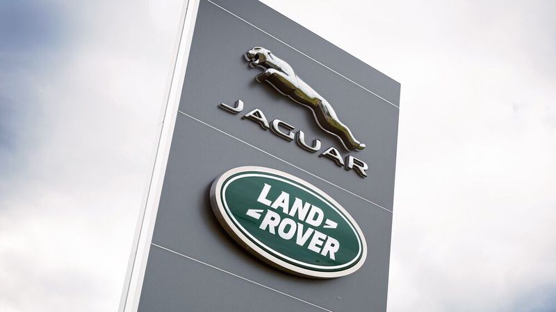 Der britische Autobauer Jaguar Land Rover ist derzeit das Ziel von Cyberkriminellen.(Bild:  JLR/Chris Brown)