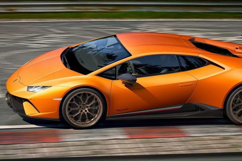 Der 5,2-Liter-V10-Motor leistet mit 640 PS 30 PS mehr als der Standard-Huracan. (Lamborghini)
