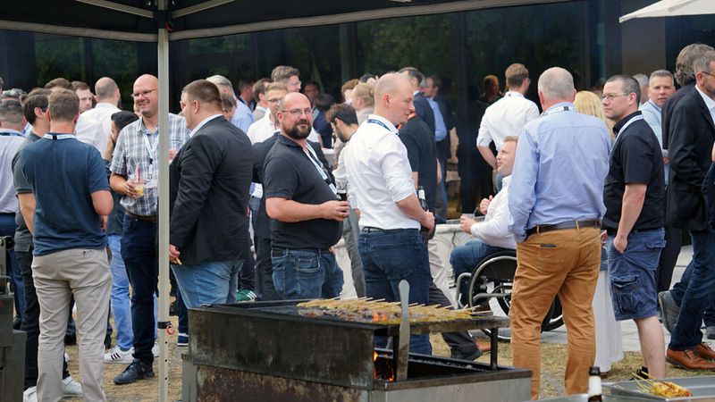 Anschließend wurde gemeinsam gegrillt.  (Bild: W)
