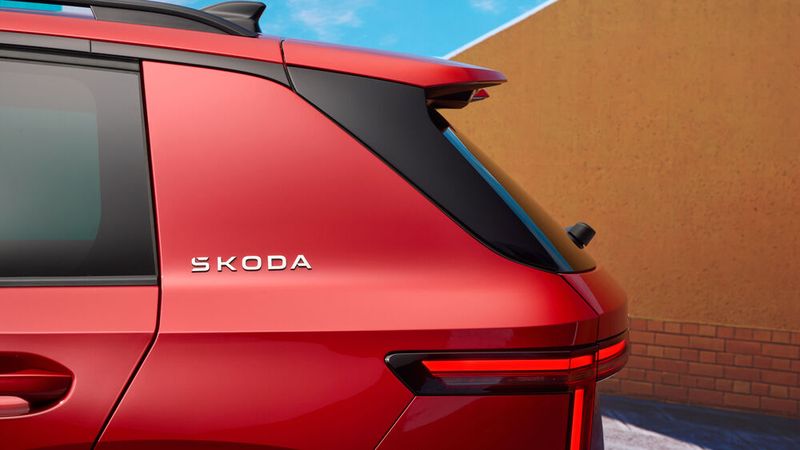 Die äußere Optik wird durch zahlreiche Details aufgelockert. (Bild: Skoda / Ivo Hercik)