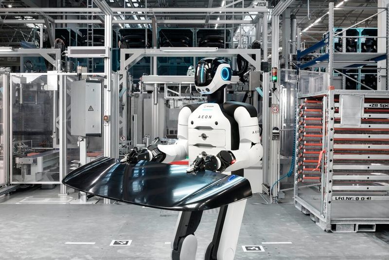 Der humanoide Roboter Aeon bei BMW im Werk in Leipzig. (Bild: BMW)