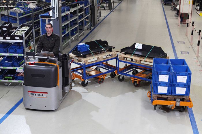 Neben klassischen Gabelstaplern produziert Still auch Routenzüge. (Bild: Kion)