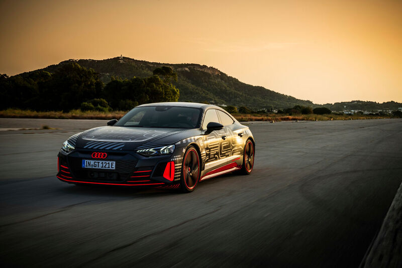 Im Frühjahr 2021 wird die Audi Sport GmbH den rund 650 PS starken RS E-Tron GT auf den Markt bringen.