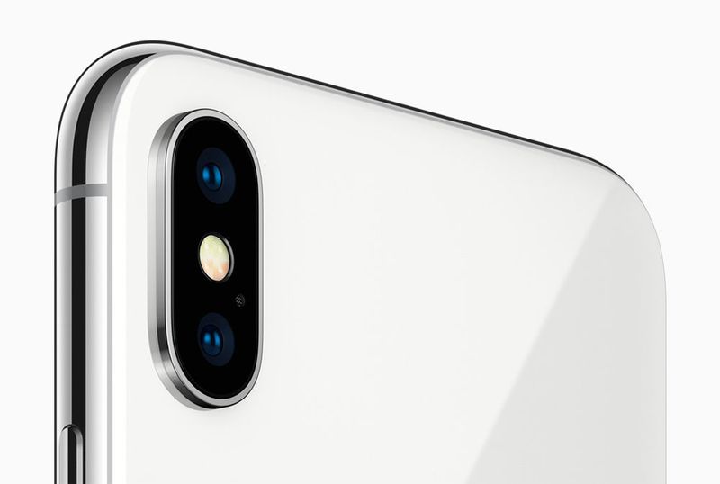 Auf der Rückseite steht die 12-MP-Dual-Kamera etwas aus dem Gehäuse hervor. (Apple)