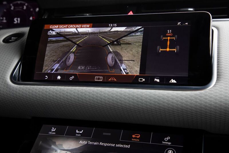 Bei schwierigen Offorad-Manövern hilft eine neue Kamera, die den Motorraum durchsichtig macht. (Land Rover)