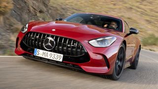 Der neue AMG GT Coupé rangiert leistungs- und preismäßig in der gleichen Liga wie etwa der Porsche 911 Turbo oder der Audi R8 Coupé. (Bild: Mercedes-AMG)