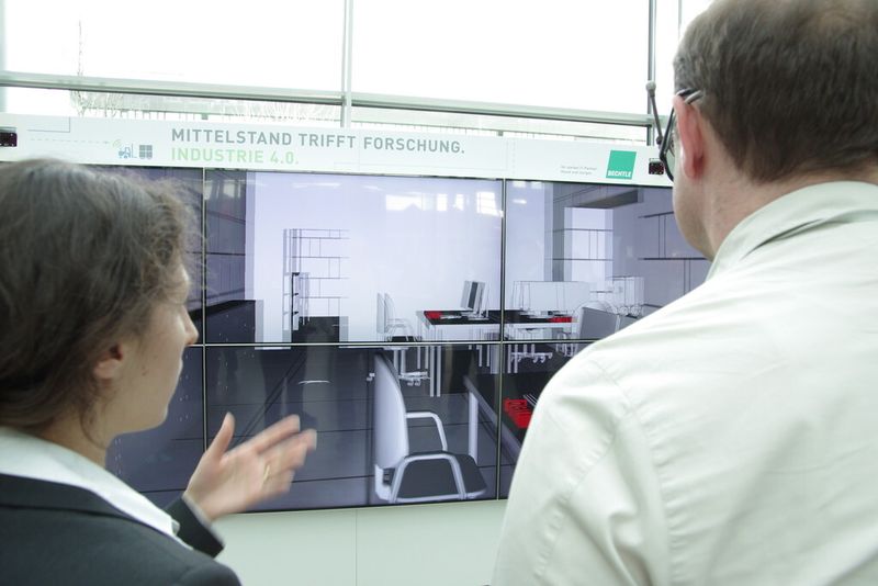 Die virtuelle Fabrik lässt sich unter anderem zur Planung des Anlagenaufbaus nutzen. (Bild: Bechtle AG)