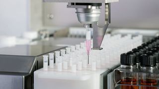 Abb. 1: Das neue Robotik-Gerät Freestyle übernimmt Anreicherung, Waschen, Elution und Online-Injektion der Proben zur HPLC-FLD-Messung. (Bild: LCTech)