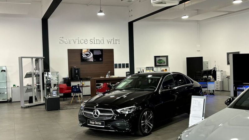 Das Autohaus Heinrich Göbel lässt keinen Zweifel daran, dass ihm gerade das Servicegeschäft besonders wichtig ist. (Bild:  Schreiner – VCG)