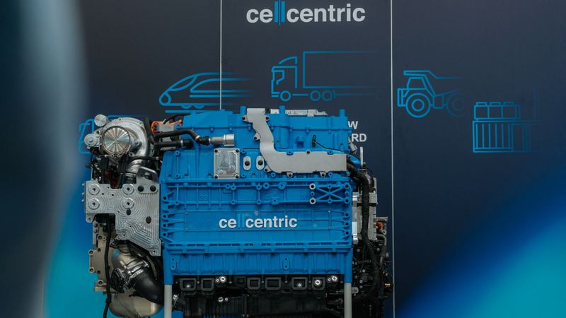 Cellcentric entwickelt und produziert Brennstoffzellen für Lkw. Am Gemeinschaftsunternehmen von Daimler Truck und Volvo beteiligt sich nun auch Toyota.(Bild:  Cellcentric)
