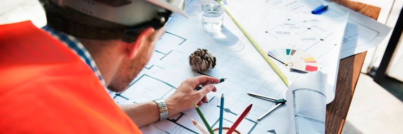 Zukünftige Ingenieure müssen traditionelle Kompetenzen mit spezialisierten Qualifikationen auf sich vereinen.(Bild:  gemeinfrei / Pexels)