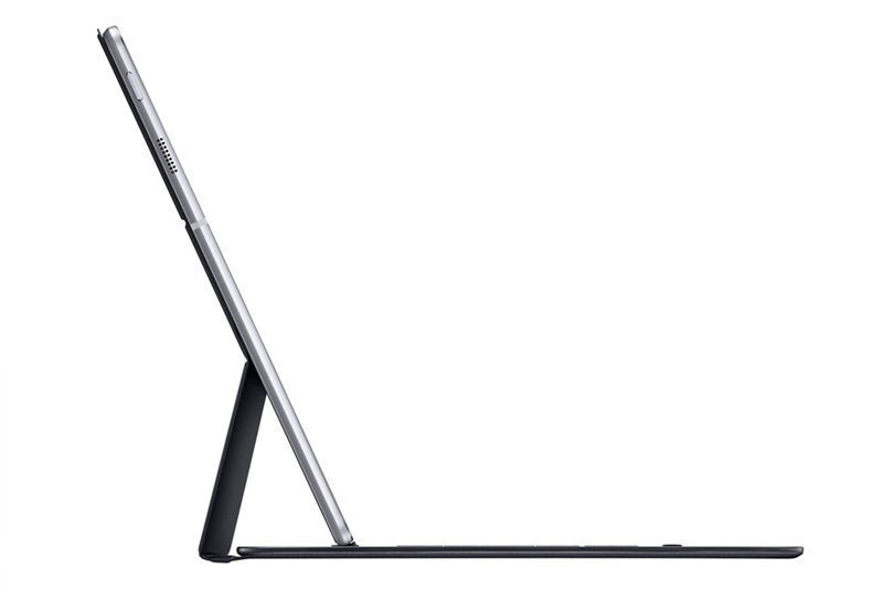 Das 12-Zoll-Tablet ist nur 6,3 Millimeter dick. Auch die Hülle mit integriertem Keyboard macht sich sehr schlank. (Bild: Samsung)