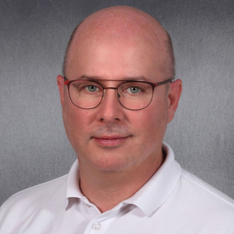 Tobias Best, Alpha Numerics: Der Simulationsexperte referiert im Rahmen der Cooling Days über den Einsatz eines CFD-Simulationswerkzeuges und dessen Funktionsweise sowie über den Import von CAD- und PCB-Daten.