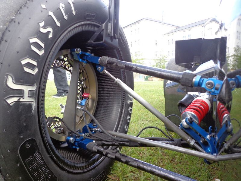 Besonderes Kennzeichen der Running Snail-Renner ist die hohle Vorderradfelge, die auf einem großen Lagerring läuft. (Bild: Konrad Bittner, Hochschule Amberg-Weiden)