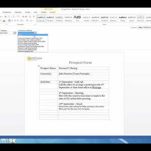Alfresco One 5.0 ist vollständig in Microsoft Office Anwendungen integriert. So lassen sich beispielsweise – wie hier zu sehen – Kunden-Metadaten direkt aus MS Word heraus festlegen und bearbeiten.