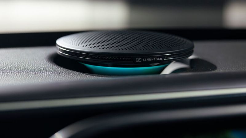 Der Sound kommt aus Lautsprechern von Sennheiser. (Bild: Smart)