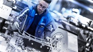 EU und Umweltminister der Länder stimmen gegen den Verbrennungsmotor. Die Reaktionen aus Politik und Wirtschaft fallen sehr unterschiedlich aus. (Bild: BMW)