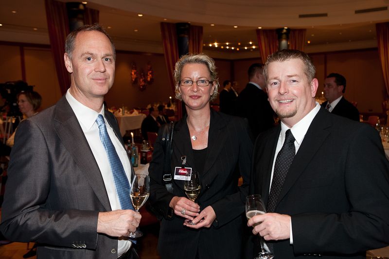 Dr. Thomas Wiese mit Dorit Bode und Karl-Martin Haaf von Hewlett Packard (Archiv: Vogel Business Media)