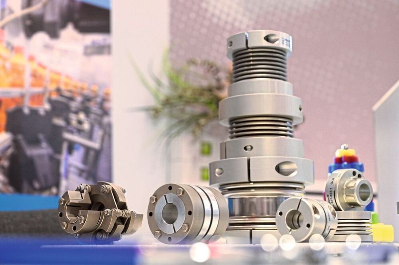 ... und auch ergänzende Bauteile der mechanischen Antriebstechnik, u.a. Kupplungen und Bremsen. (J. Untch/Vogel Corporate Media)