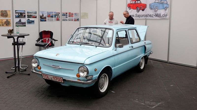 Haben in der heutigen Zeit sicher keinen ganz leichten Stand: Fans russischer Oldtimer. (Bild: Dominsky – VCG)