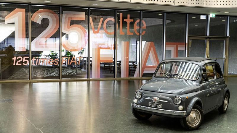 Der Fiat 500 ist heute der wolh beliebteste Fiat-Klassiker und im Süden immer noch im Stadtgetümmel anzutreffen. (Bild: Fiat, MAUTO)