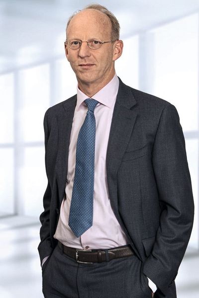 Caspar Baumhauer übernimmt als neuer CEO und Geschäftsführer die operative Leitung der ACPS Automotive Gruppe. Baumhauer ist seit über 25 Jahren in der Automobilindustrie tätig und war zuletzt als Geschäftsführer und Präsident des Geschäftsbereichs Zentral-Europa bei der Plastic Omnium Automotive Exterior insbesondere für die Integration der von Faurecia übernommenen Stoßfänger-Aktivitäten verantwortlich. (ACPS Automotive )