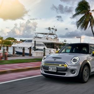 Den Mini Cooper gibt es nun auch als Elektroauto.