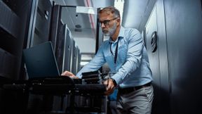 Mit Agentic AI verschiebt sich die Vertrauensgrenze von der Anwendung auf die Infrastruktur.  (Bild: Gettyimages/Marco VDM)
