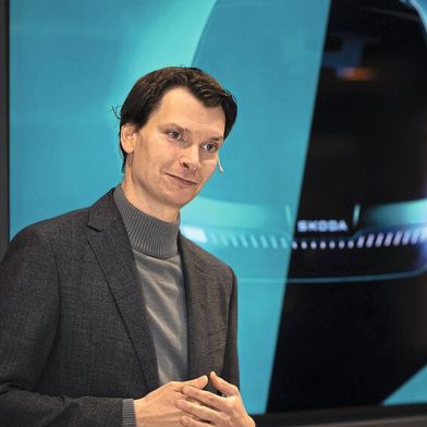 Jan-Hendrik Hülsmann, Geschäftsführer von Skoda Auto Deutschland, erwartet sich von der neuen Skoda-Optik, sowohl der Modelle wie der Autohäuser, einen weiteren Schub für die Marke. (Bild: Skoda Deutschland)
