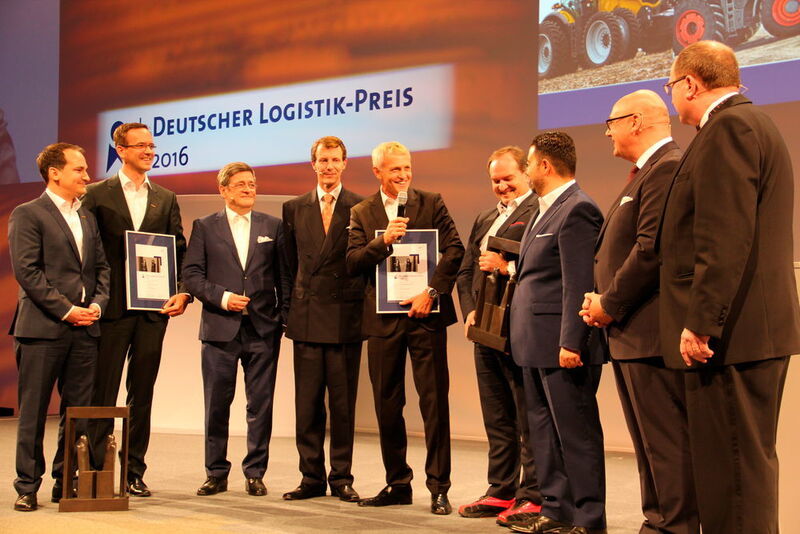 Der Landmaschinenhersteller AGCO (unter anderem Fendt und Massey Ferguson) und sein Kooperationspartner 4flow sind Träger des Deutschen Logistik-Preises 2016. (Hofmann/MM LOGISTIK)