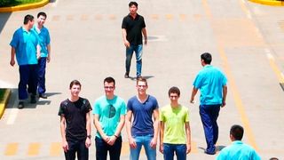 Ob in China, Indien, Südafrika, Brasilien, Grossbritannien, Deutschland oder den USA: Seit der Einführung der Bühler-Auslandeinsätze 2008, haben bereits 136 Lernende mehrere Monate ihrer Berufslehre an einem Bühler-Standort ausserhalb der Schweiz verbracht. (Bühler)