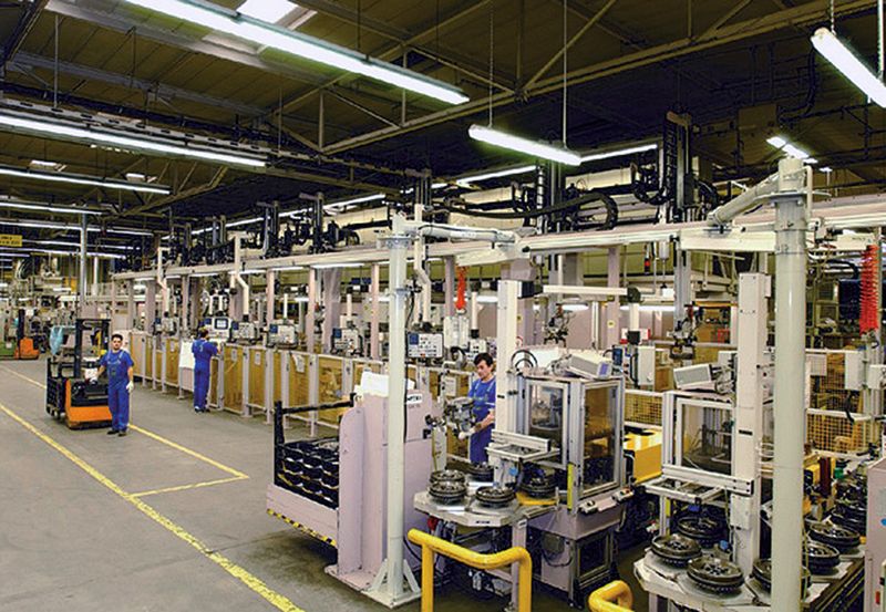 Großserienproduktion beim Automobilzulieferer Schaeffler: Auch dort wird Wert auf die Teilereinigung gelegt, wie Bertram Haag erläutert. (Bild: Schaeffler)