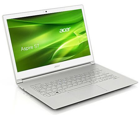 Das Ultrabook Acer Aspire S7-391 gibt es mit 13 sowie 11,6 Zoll. Es hat ein Gehäuse aus Magnesium, Aluminium und „Gorilla Glass 2“. Die Preise beginnen bei Geizhals.de bei 1.300 Euro für das kleinere Gerät und bei 1.400 Euro für das größere. (Acer)