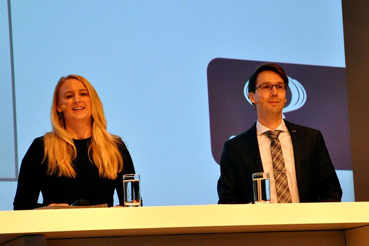 Von Julia Heister und Sebastian Sühring erfuhren die Händler, welche Marketingmaßnahmen Ssangyong in diesem Jahr plant. (Foto: Wehner)