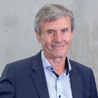 Pfichtet Mercedes-Benz bei! Auch für den Autobranchenexperten Ferdinand Dudenhöffer ist die 35-Stunden-Woche ein Auslaufmodell, wenn man sich die Lage der Autohersteller betrachtet ... (Bild: CAR)