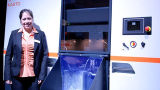 Stephanie Bäumler, Kasto: „Die neue Kastotwin A 4x5 bildet das obere Ende der Twin-Reihe unserer Bandsägeautomaten.“  (Bild: Michel)