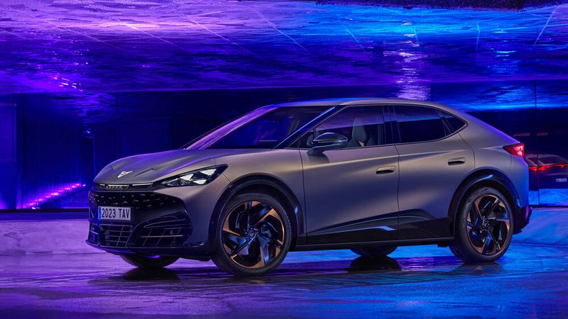 Das Auto ist ist 4,64 Meter lang, 1,86 Meter breit und 1,60 Meter hoch. (Bild: Seat)