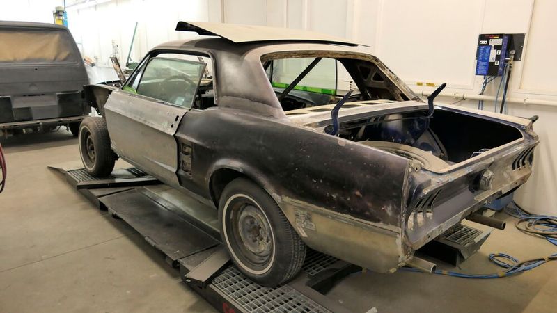 Erftstadt Customs restauriert nicht nur Bullis, wie man an diesem 67er Mustang erkennen kann. (Bild: Wenz - VCG)