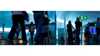 Forscher haben in einem Verbundvorhaben mögliche Eintragspfade und Verbreitungswege von Antibiotika-resistenten Bakterien, Antibiotika-Resistenzgenen und Antibiotika-Rückständen u.a. aus Flugzeugen und Flughäfen untersucht (Symbolbild) (gemeinfrei, Bild von Rainer Prang auf Pixabay )