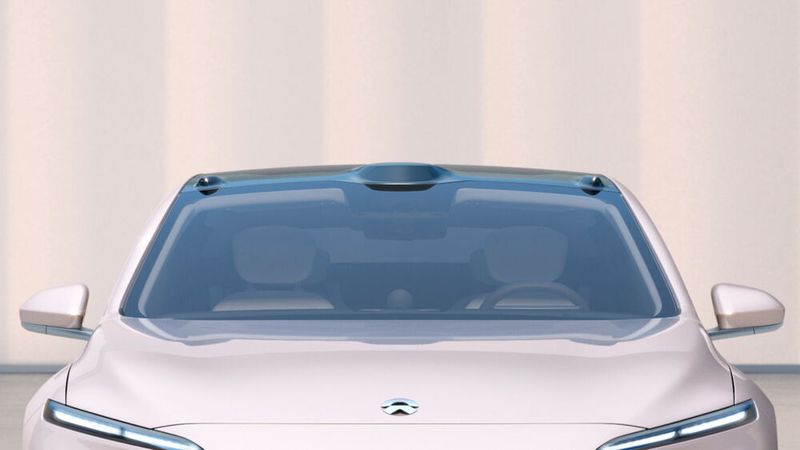 Der ET7 von Nio hat eine Sensorik, die das autonome Fahren ermöglicht. (Bild:Nio)