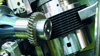 Um das enorme Leistungspotenzial abrichtbarer CBN-Wälzschnecken erschließen zu können, müssen ihre Leistungsgrenzen aufgezeigt und günstige Arbeitsbereiche ermittelt werden. Bilder: IFW (Archiv: Vogel Business Media)