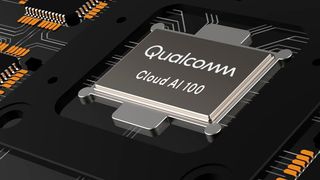 Schnell und sparsam: Qualcomm setzt bei seinem neuen Inferenz-Beschleuniger Cloud AI 100 auf eine hohe Energieeffizienz. (Qualcomm)