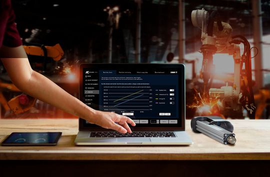 Linak bietet die beiden Linearaktuatoren LA36 und LA37 mit einer neuen I/O-Schnittstelle an. (Bild:  Linak)