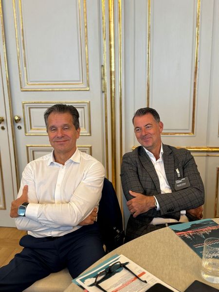 Robert Laurim, Vice President & General Manager Channel Germany bei Dell und Michael Görner, Vice President Advanced Solutions DACH bei TD Synnex (Bild: Vogel IT-Medien)