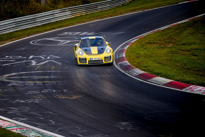 Am 20. September erzielte das Team im Beisein eines Notars die Bestzeit von 6.47,3 Minuten. (Porsche)