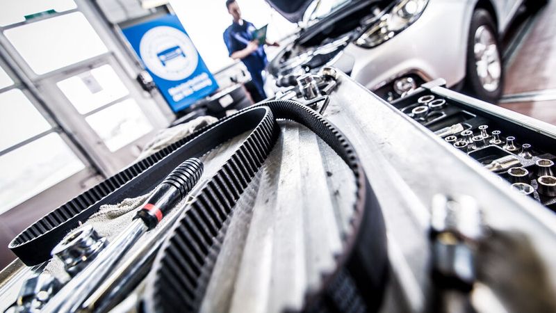 Ein einwandfreies und qualitativ hochwertiges Ersatzteil ist für eine erfolgreiche Reparatur unabdingbar – egal ob es sich um einen Zahnriemen, einen ABS-Sensor oder einen Bremsklotz handelt.(Bild:  Promotor/ T. Volz)