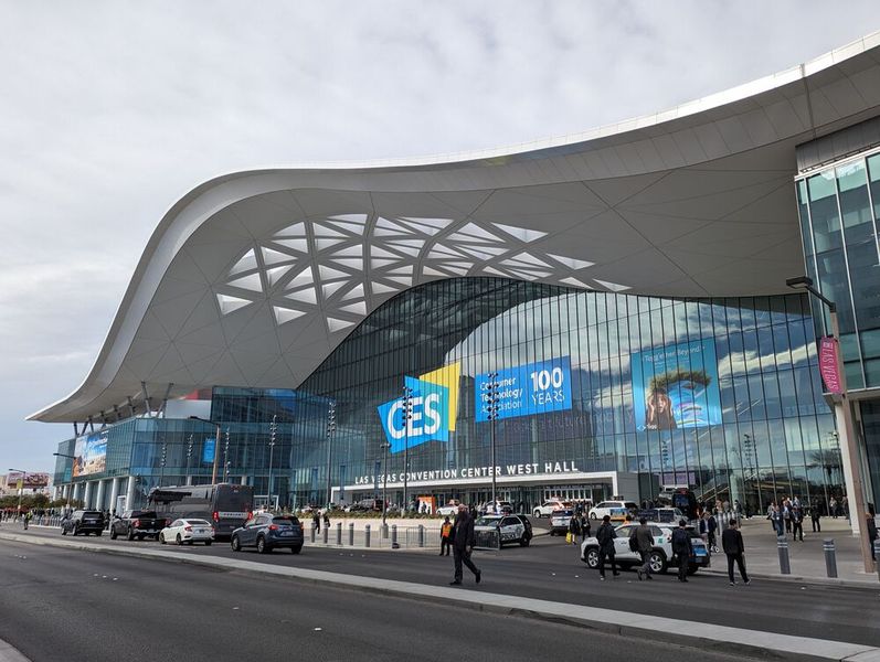 Mit der Consumer Electronics Show fand das erste Messe-Highlight in der Automobil- und Consumer-Elektronik des noch jungen Jahres 2024 statt. Vom 09. bis 12.01.2024 drehte sich in Las Vegas vieles um automatisiertes und vernetztes Fahren. Vor allem stellten die Aussteller aber das Thema Nachhaltigkeit in den Vordergrund. (Bild: Stefanie Eckardt | Vogel Communications Group)