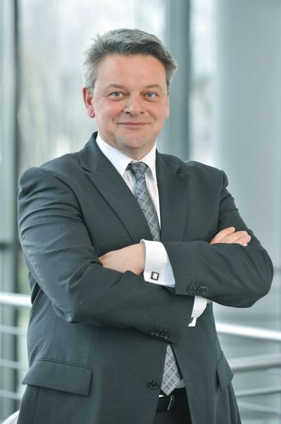 Andreas Wagner, COO der Schnellecke Group: „Die fortschreitende Automatisierung erfordert eine wesentlich höhere Prozess- und Systemkenntnis entlang der kompletten Supply Chain, bis hin zur Funktion des Systemintegrators zwischen OEM und Zulieferer.“ (Bild: Schnellecke)